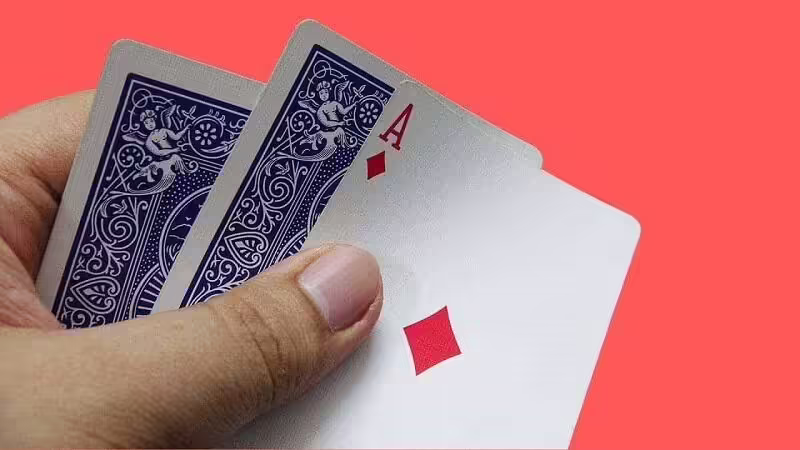 Luôn quản lý tài khoản để tránh thua lỗ quá nhiều là một bí quyết hữu ích trong cách chơi 3 cây